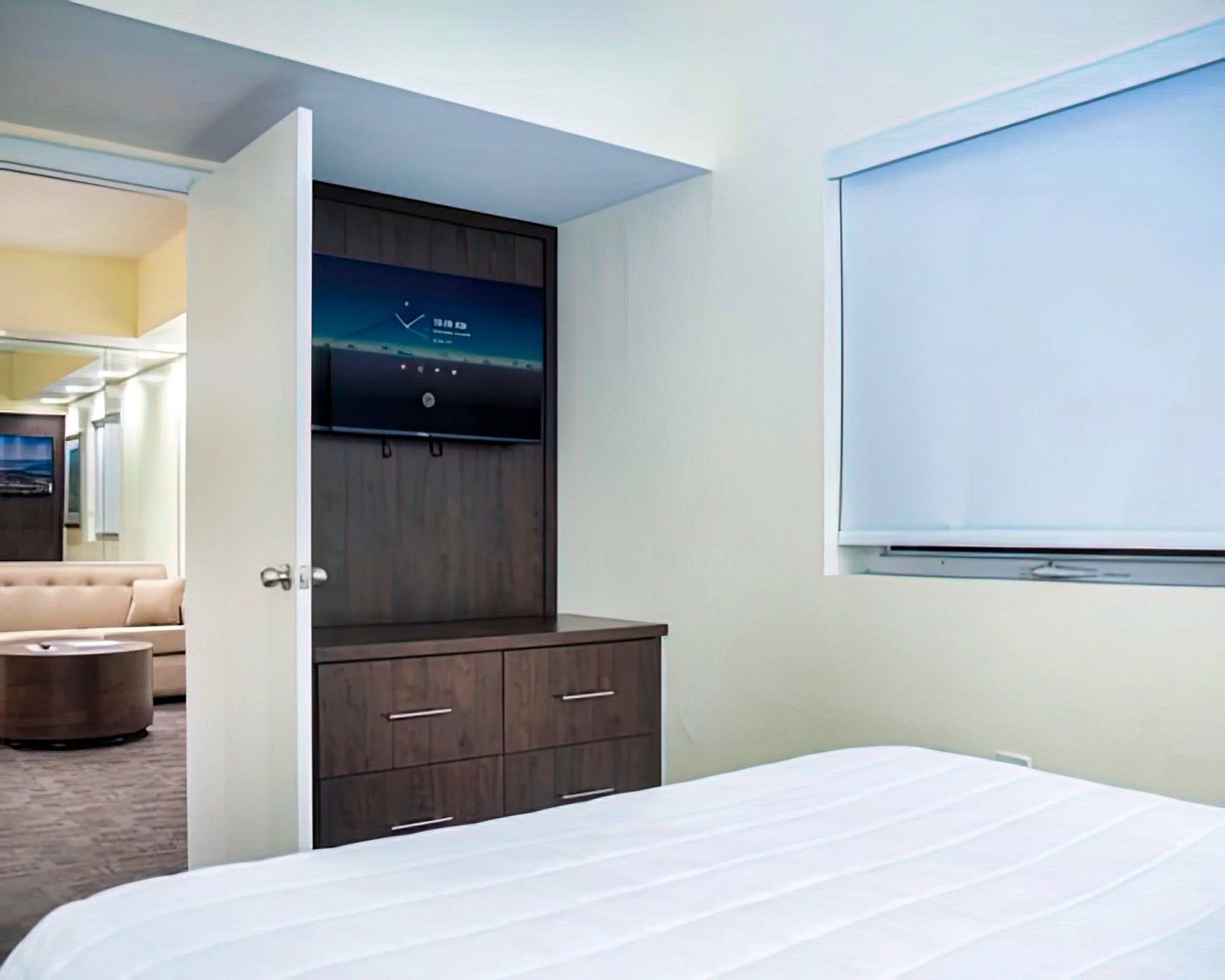 Crystal Beach Suites Oceanfront Hotel - Image 13