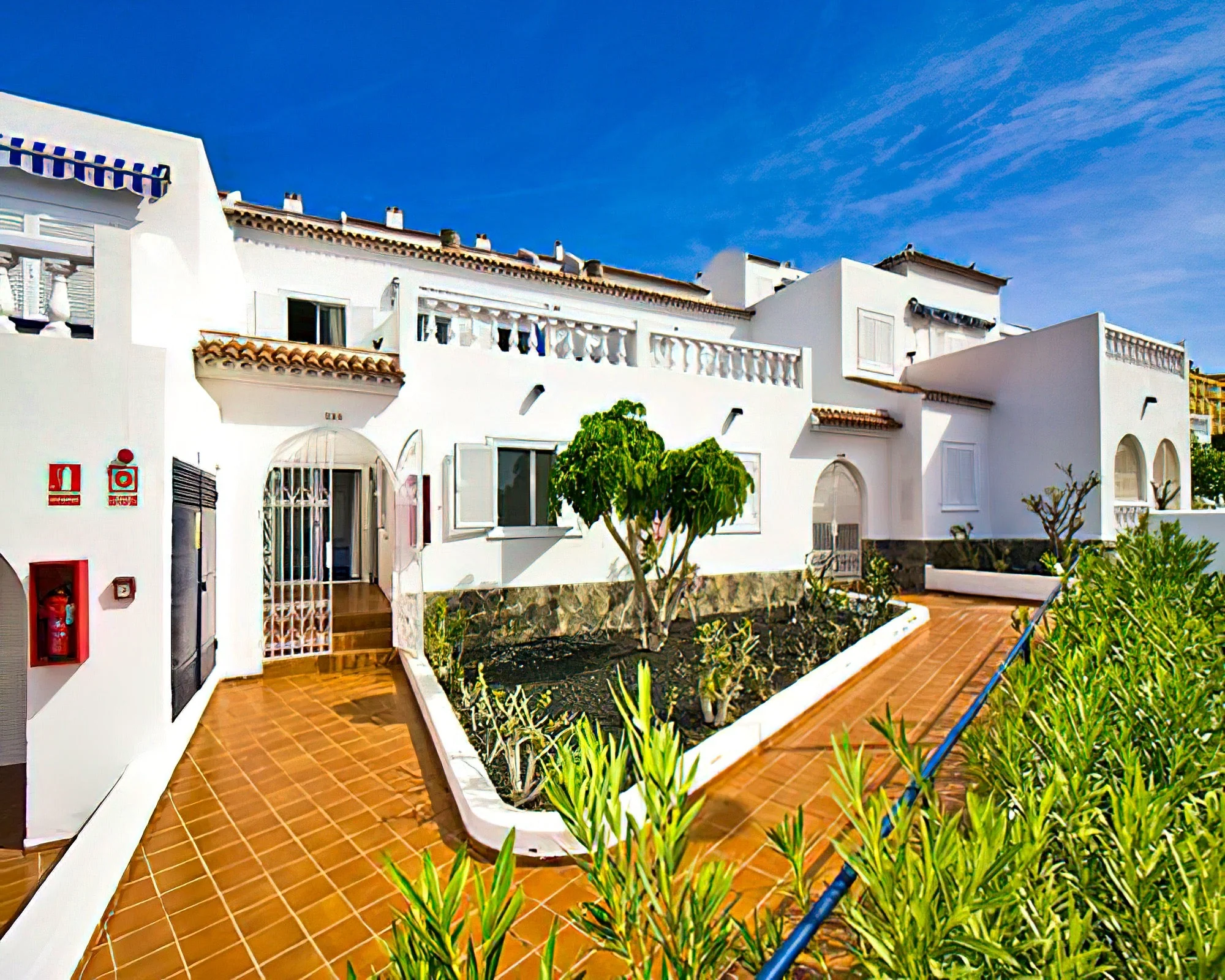 El Marqués Palace - Image 9