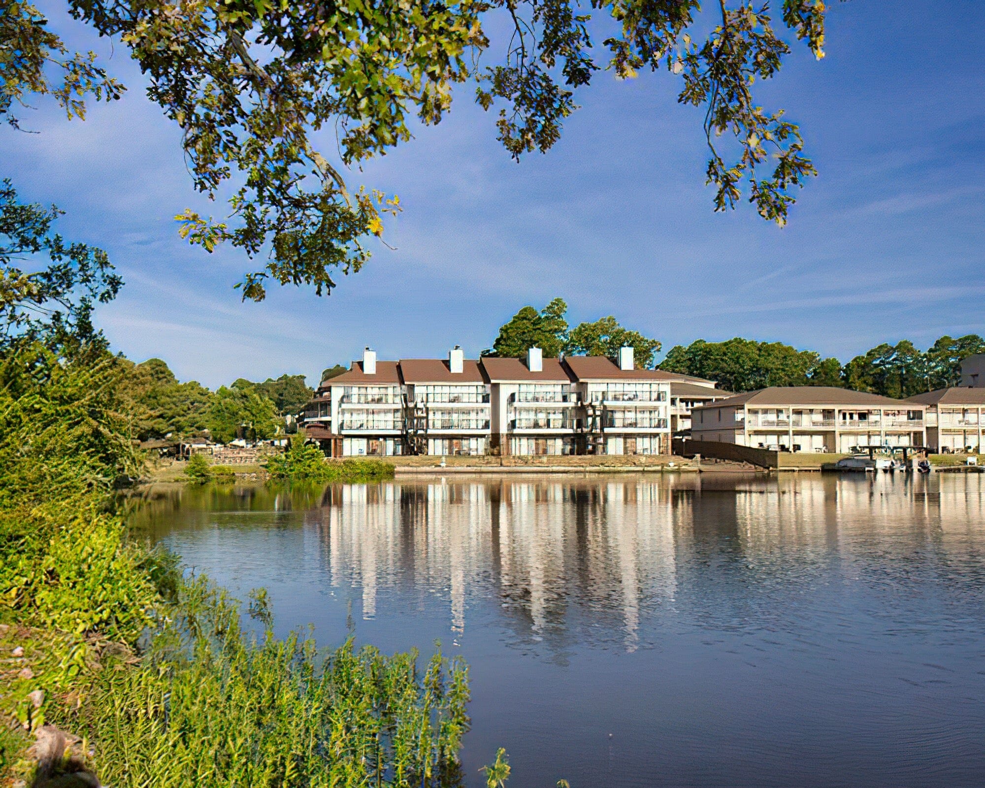 Emerald Isle Resort - Image 2