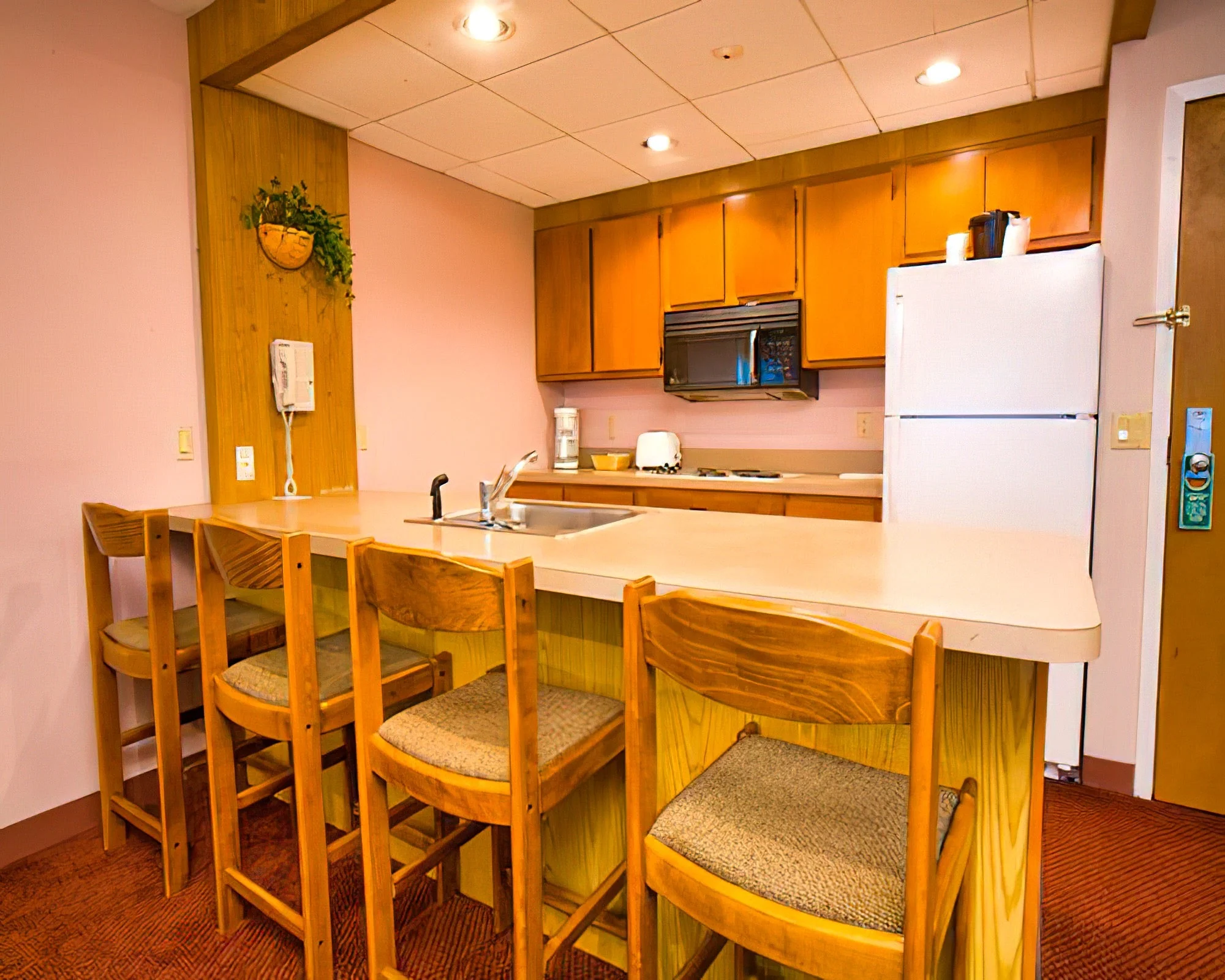 Fireside Inn & Suites at Lake Winnipesaukee - Image 14