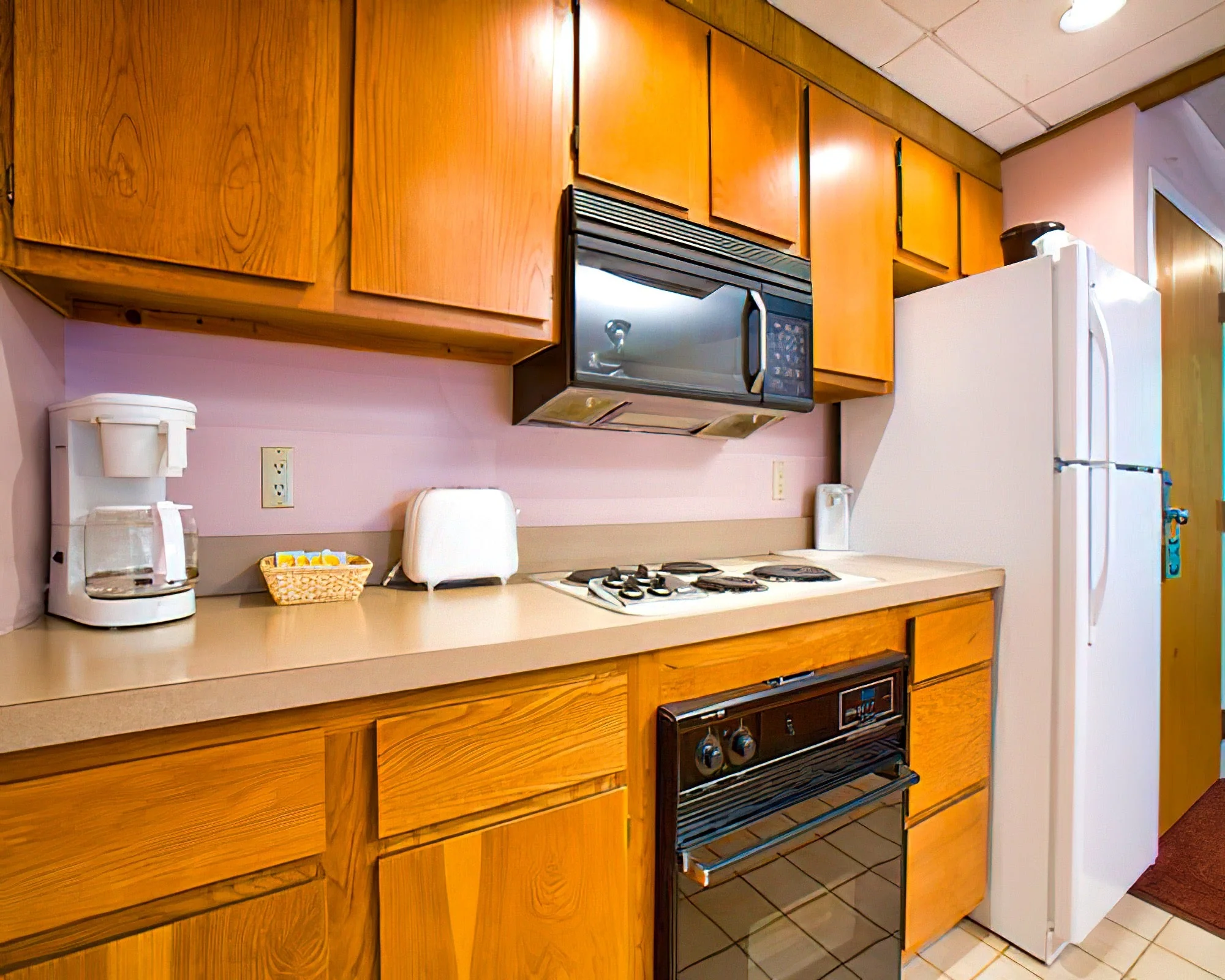 Fireside Inn & Suites at Lake Winnipesaukee - Image 16