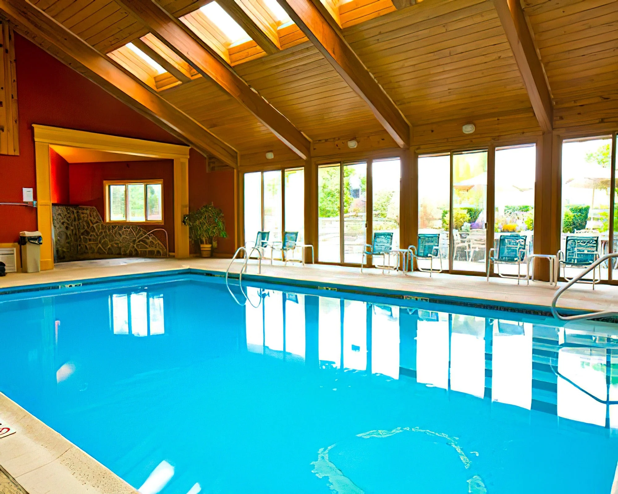 Fireside Inn & Suites at Lake Winnipesaukee - Image 17