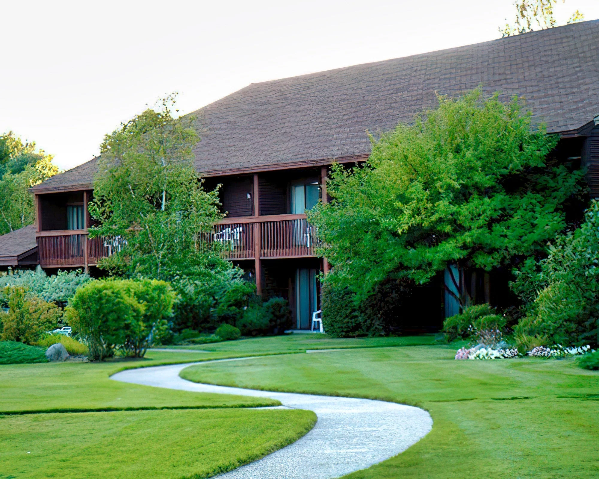 Fireside Inn & Suites at Lake Winnipesaukee - Image 6