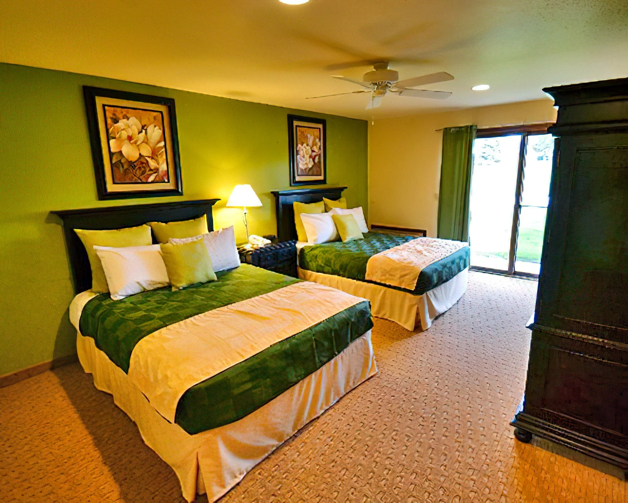 Fox Hills Resort - Image 13