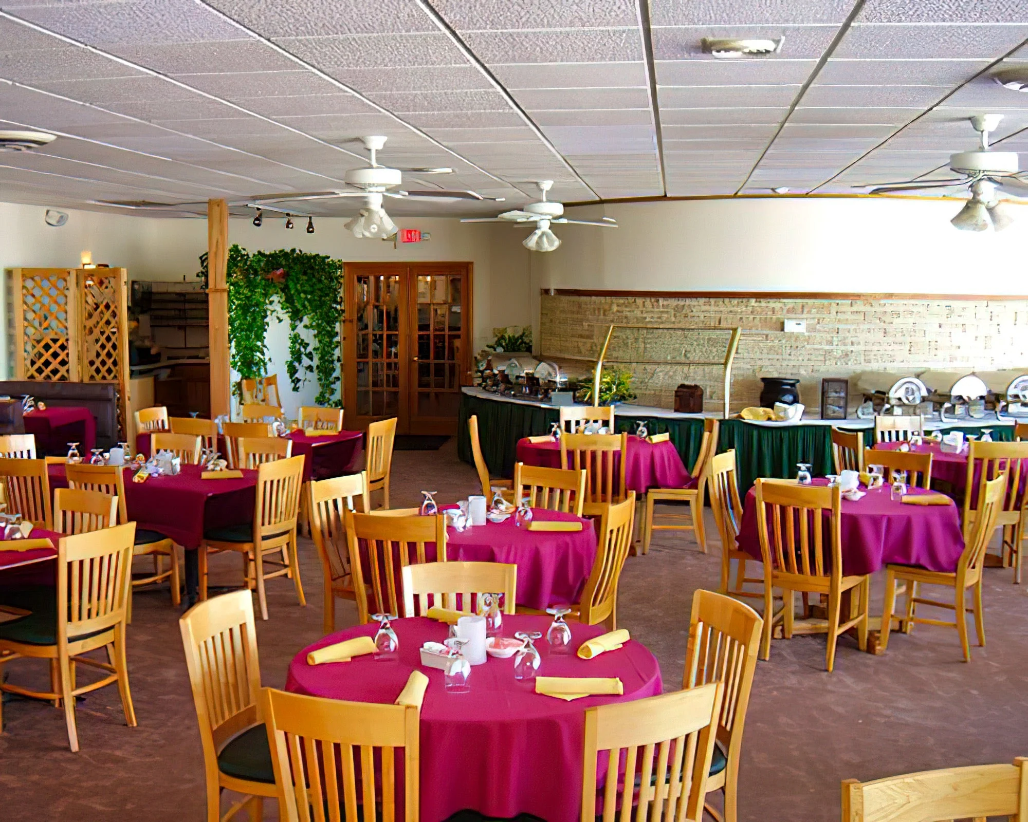 Fox Hills Resort - Image 16