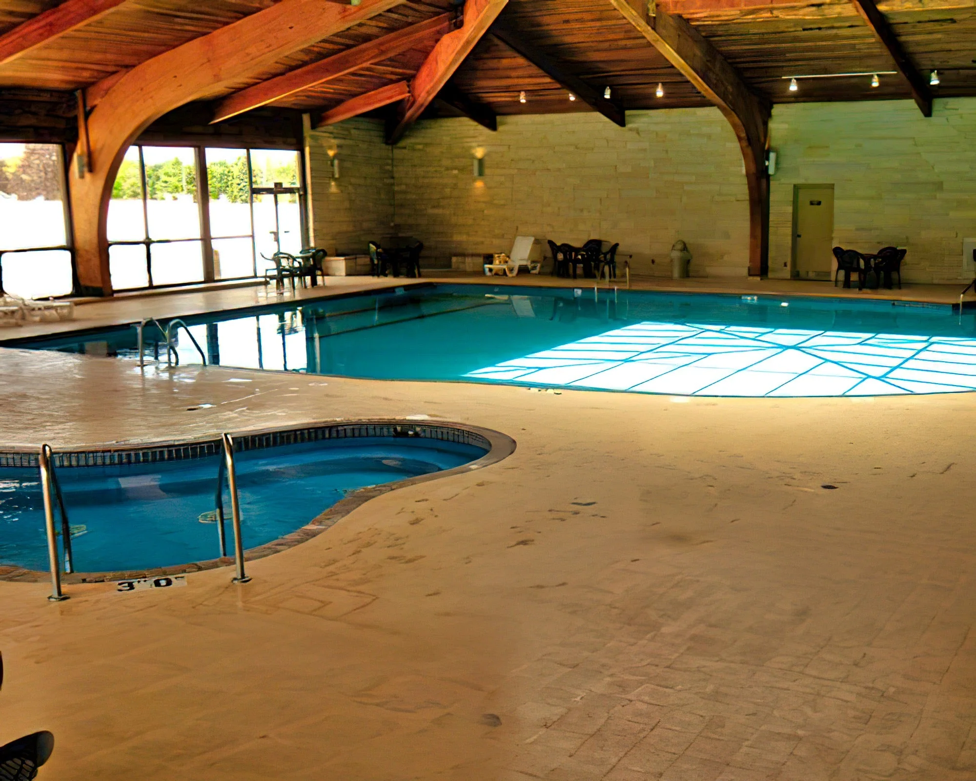 Fox Hills Resort - Image 17