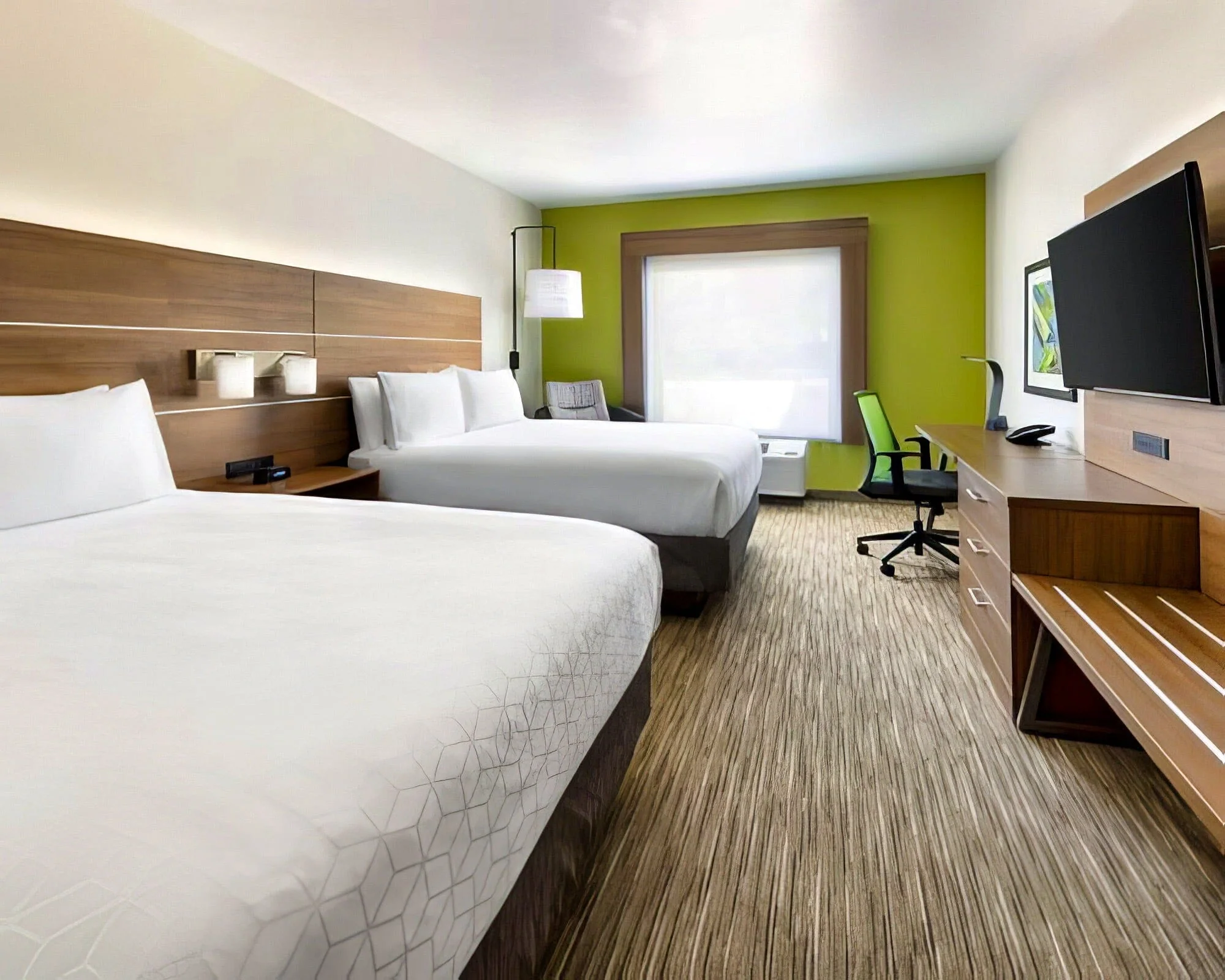 Holiday Inn Express & Suites Oakhurst – Yosemite - Image 5