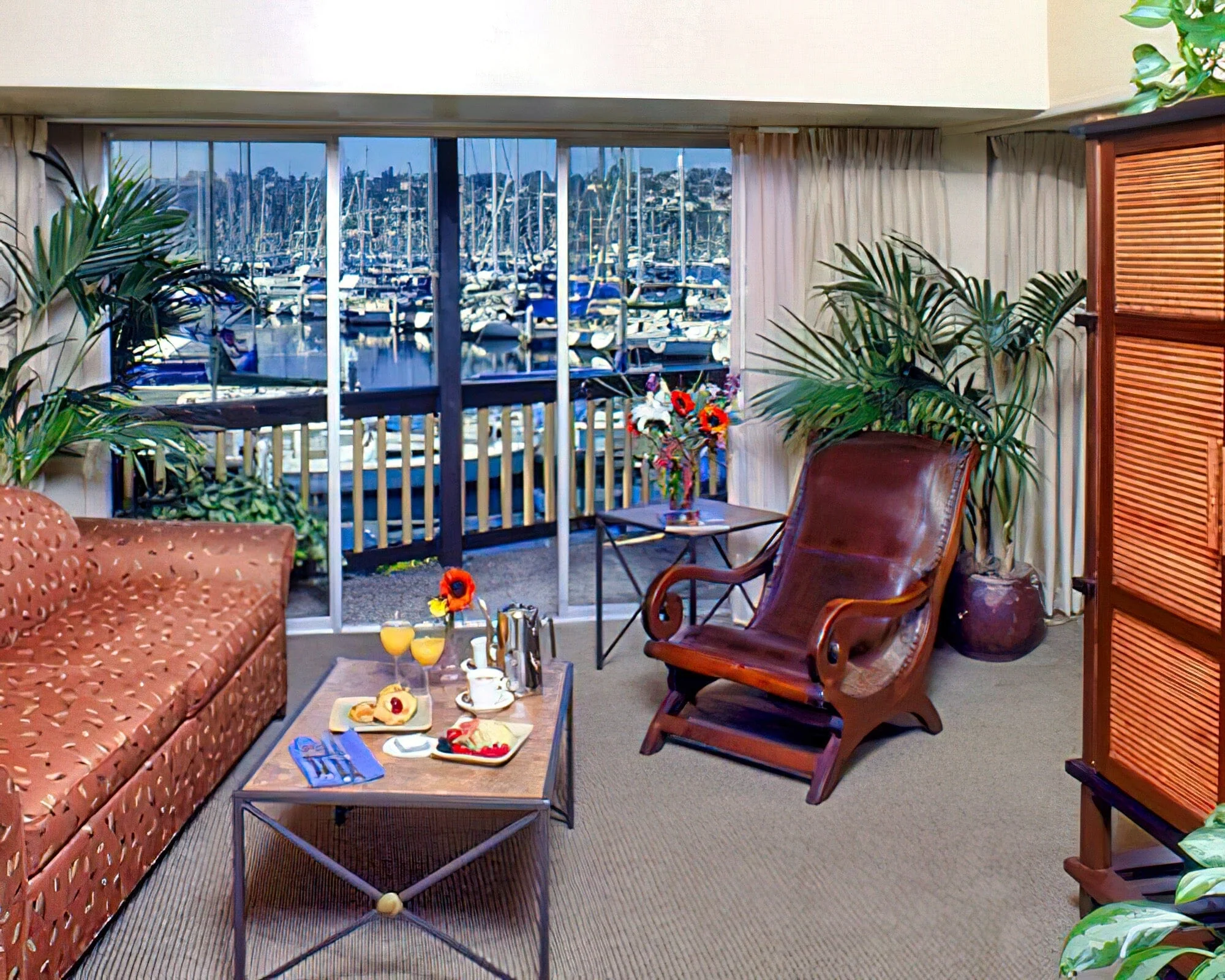 Humphrey's Half Moon Inn & Suites - Image 9