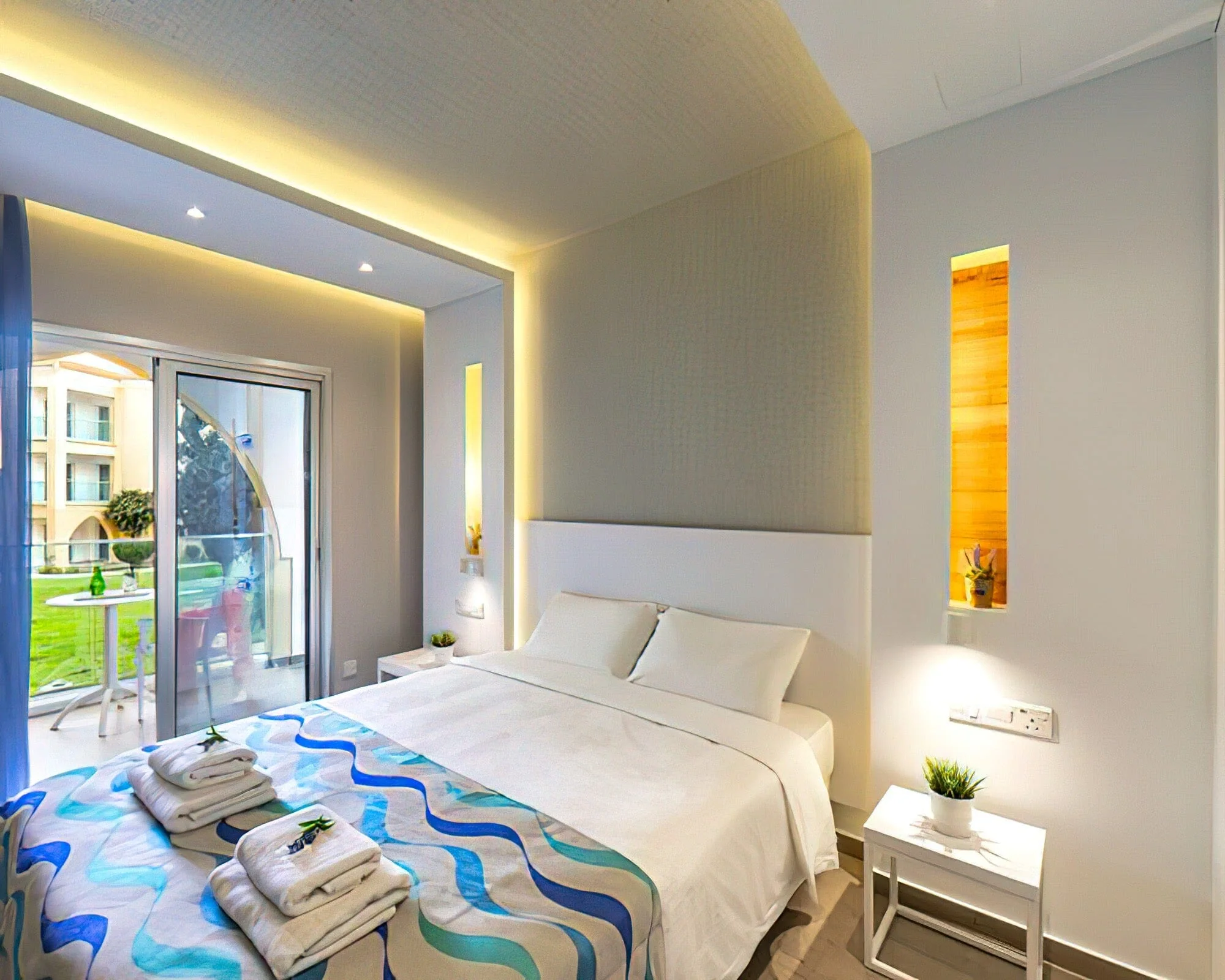 Malama Beach Club - Image 33