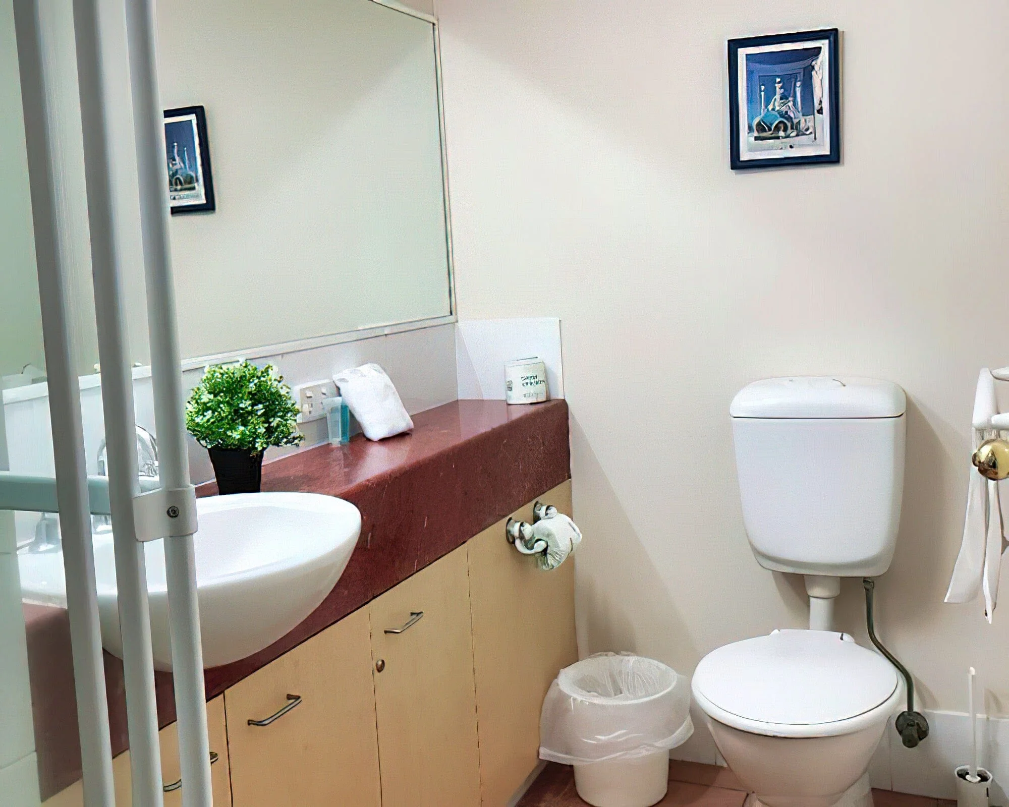 Mermaid Beach Park View Resort - Image 12