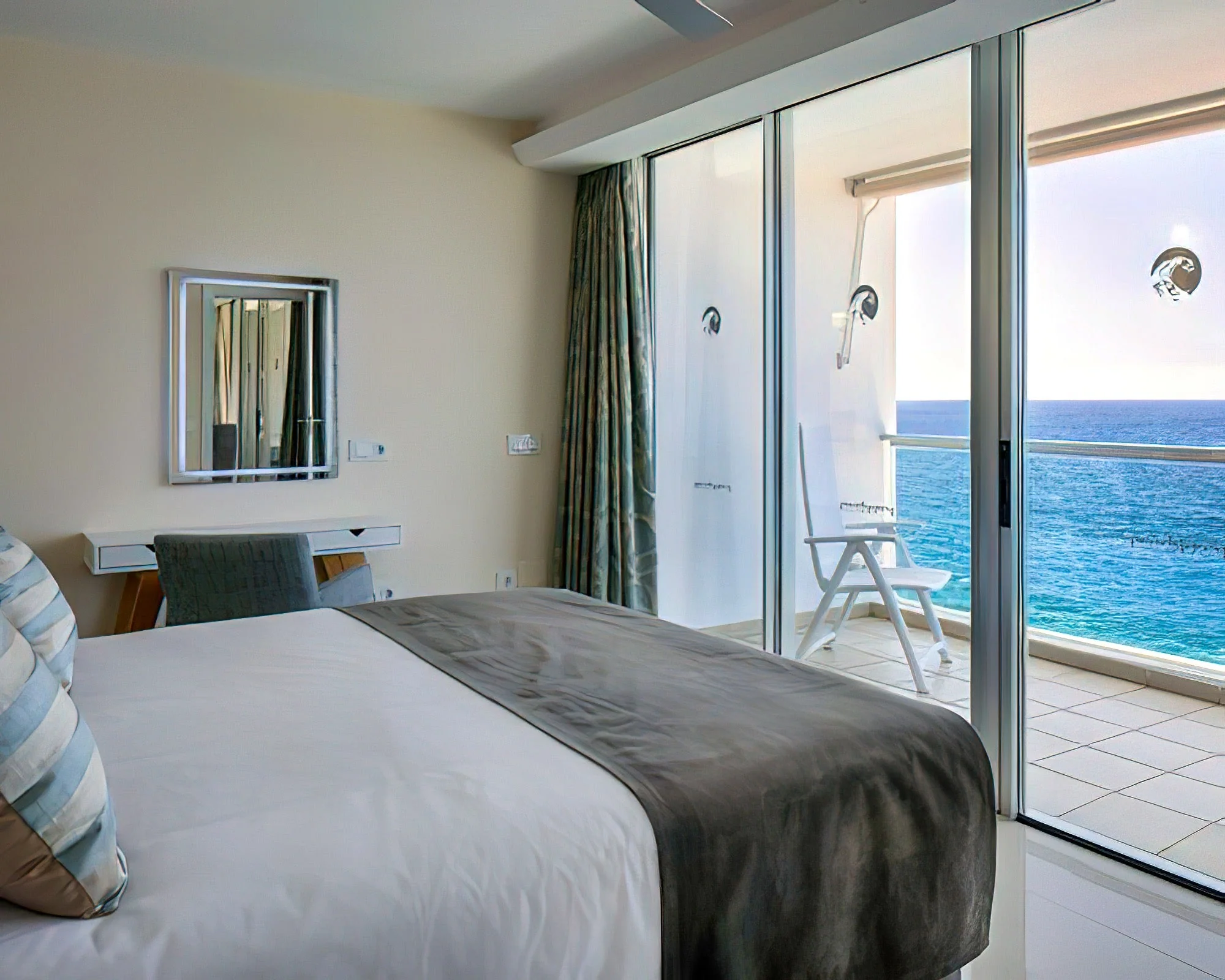 Pearly Grey Ocean Club - Image 19