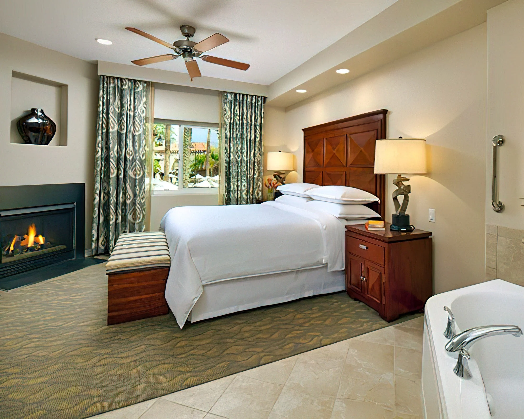 Sheraton Desert Oasis - Image 13