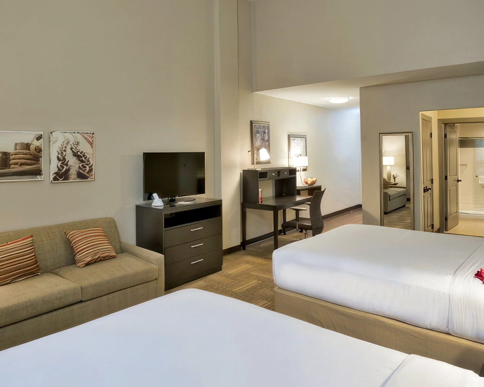 Staybridge Suites Baltimore Inner Harbor - Image 14