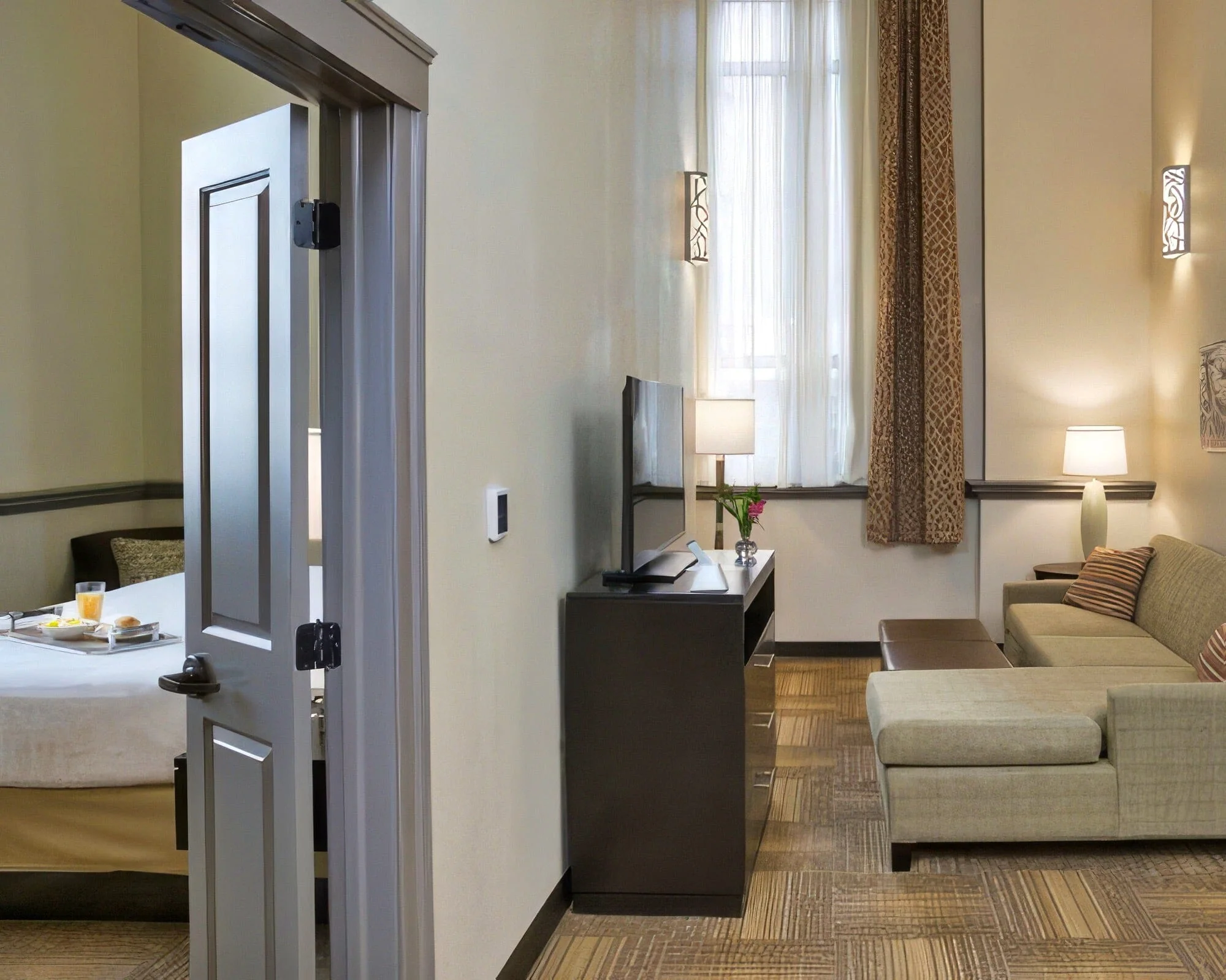 Staybridge Suites Baltimore Inner Harbor - Image 3