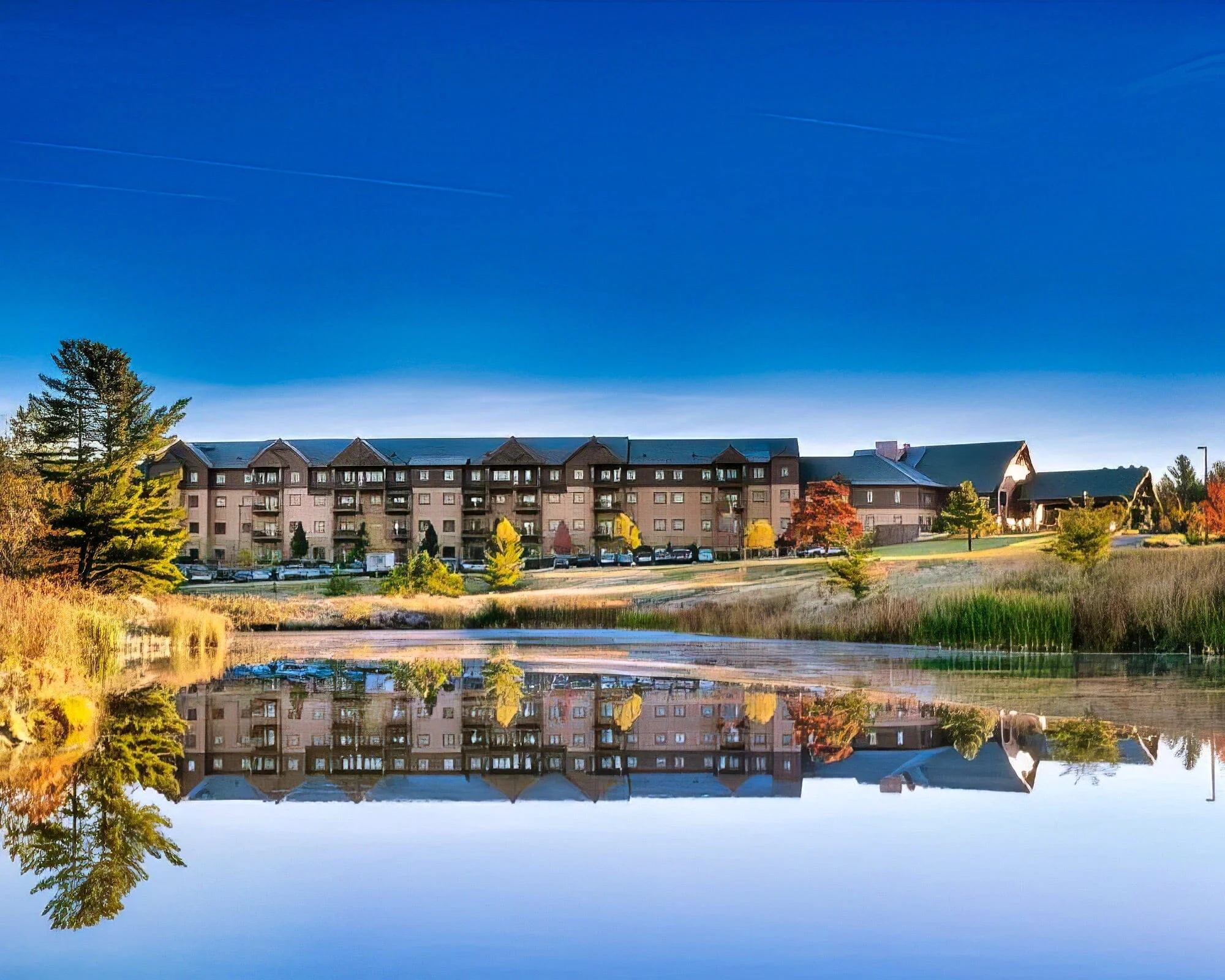 Wyndham Vacation Resorts At Glacier Canyon - Image 4